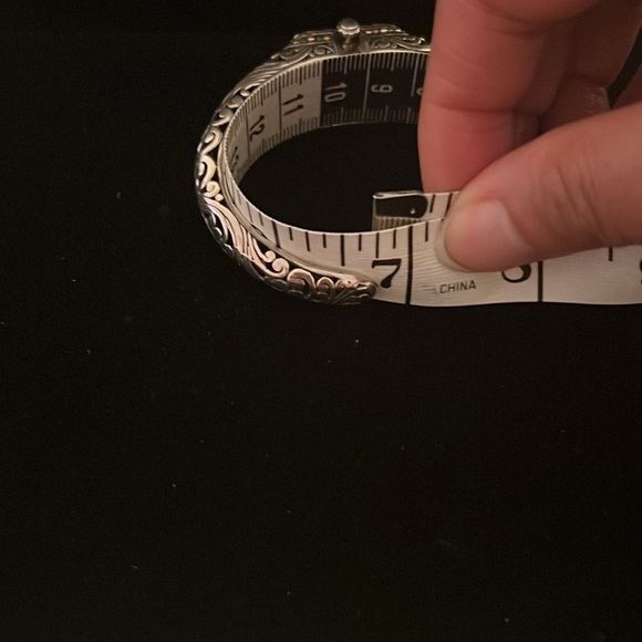 Luxury Solid 18K Gold Watch. Artisan-crafted of solid 18K Gold, Sterling Silver - Picture 12 of 12